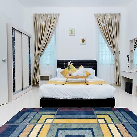הוילה קוטה טינגי Desaru 16Pax Family With Private Mini Pool & Jacuzzi מראה חיצוני תמונה